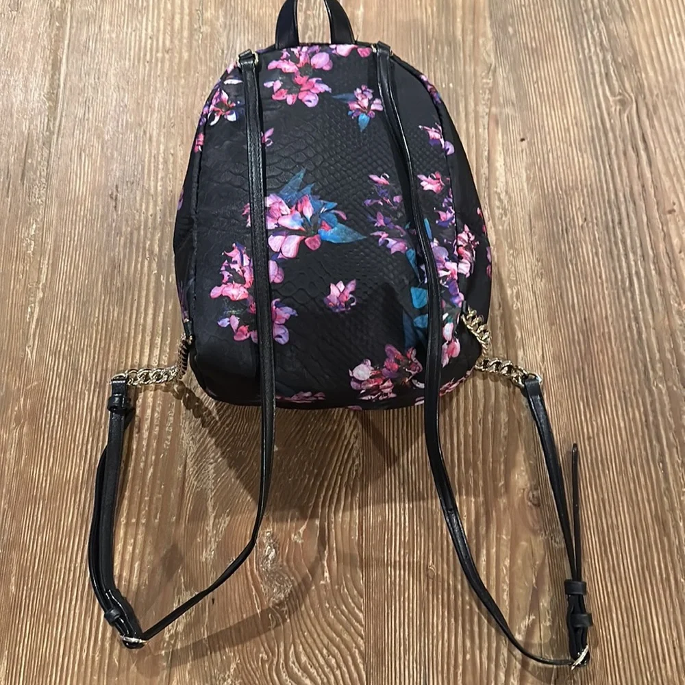 Victoria's secret mini backpack floral design purple city small bag nwot - Picture 3 of 4